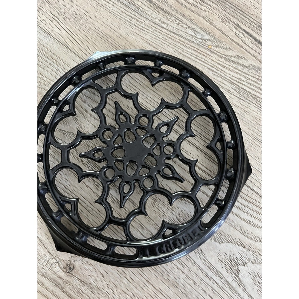 Le Creuset Footed Candle Cast Iron Round Trivet Glossy Black